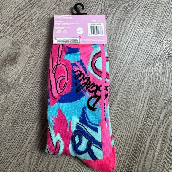 💕 Barbie Crew Socks | Size 9–13 | Bright Pink Blue Graphic Socks NWT - Picture 2 of 3